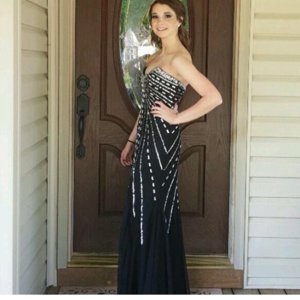 Black prom dress